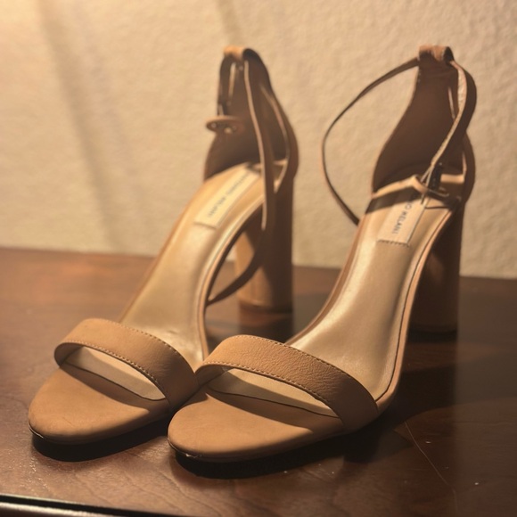NWT Carolinne Nubuck Leather Ankle Strap Heels size 10 - Picture 6 of 10